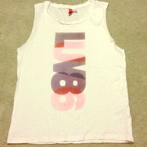 Cool muscle tee from H&M with LUV86 design